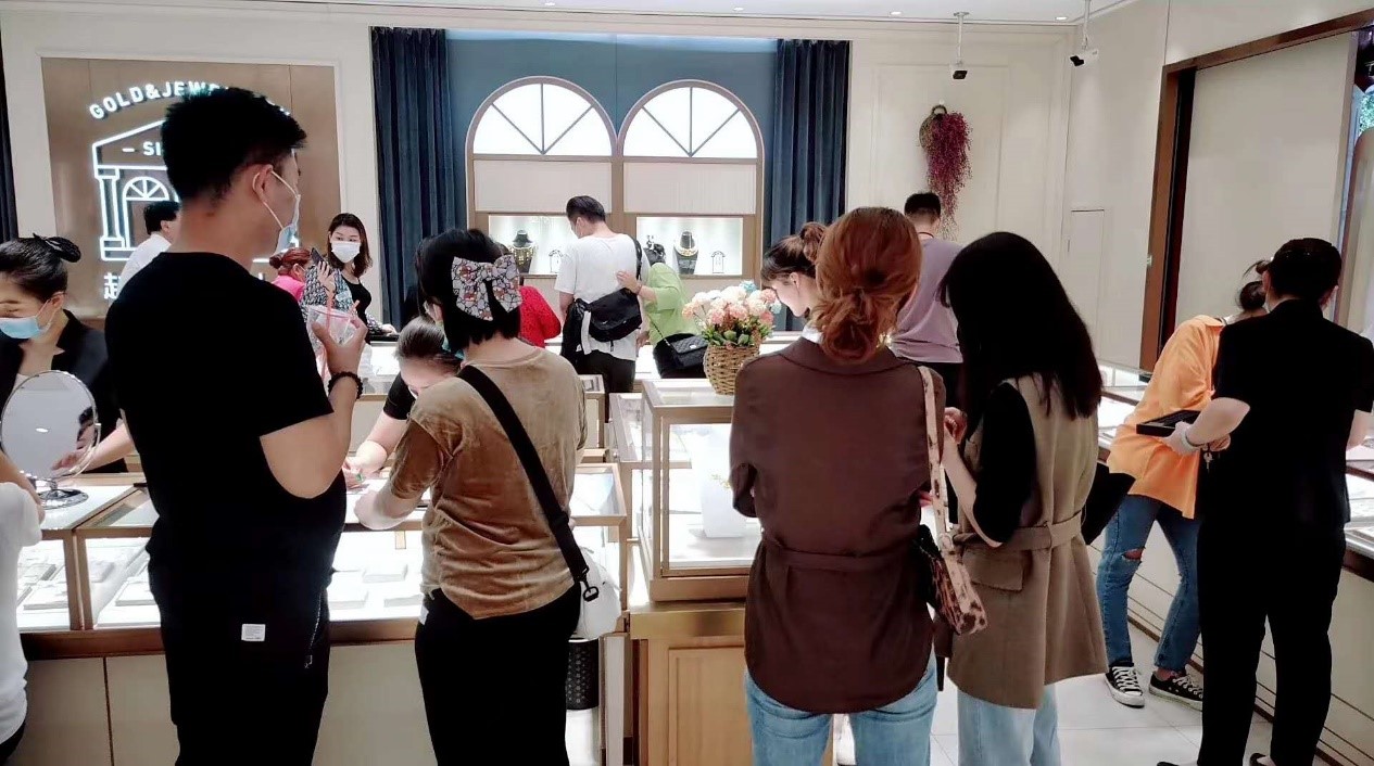 <p>Consumers were drawn to jewellery retailing stores in May. Source: Zhaodu Jewellery</p>
